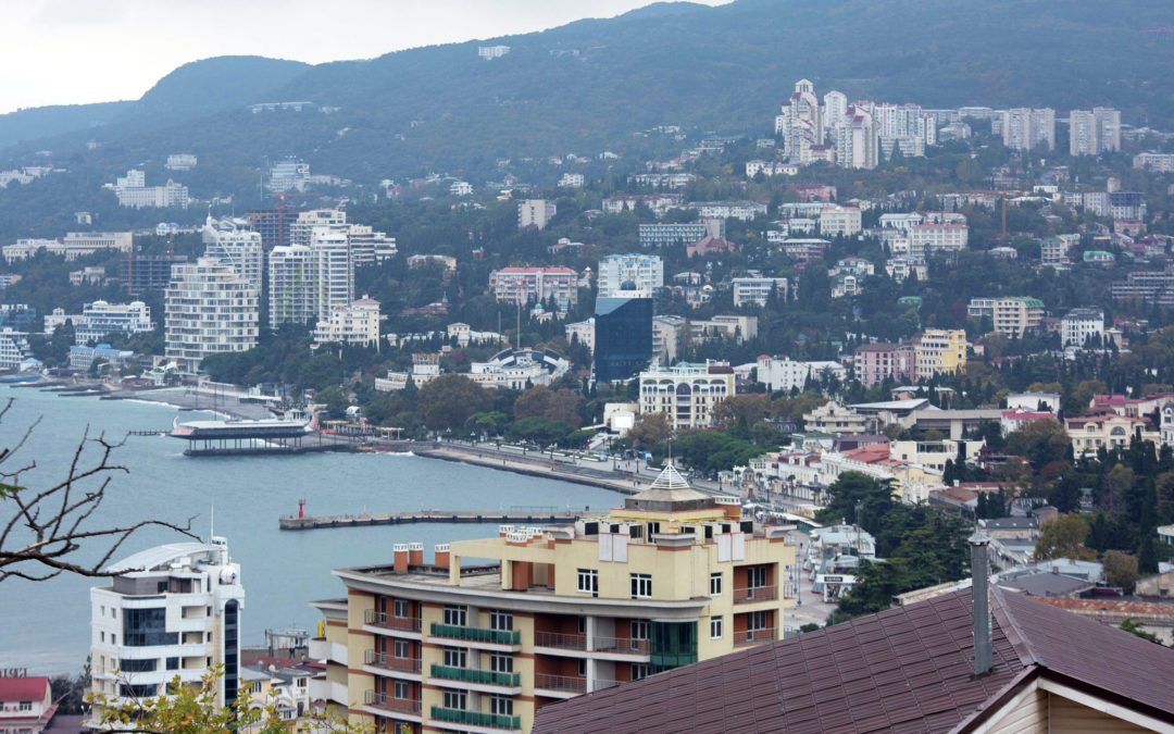 В Крыму продлили запрет на корпоративы, развлечения в ТЦ и работу хостелов